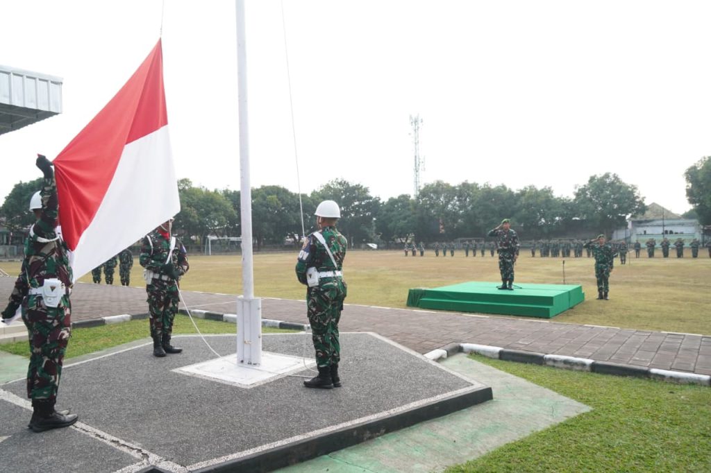 Upacara Bendera di Makorem 163/Wira Satya Jadi Momentum Perkuat Disiplin, Soliditas, dan Pengabdian